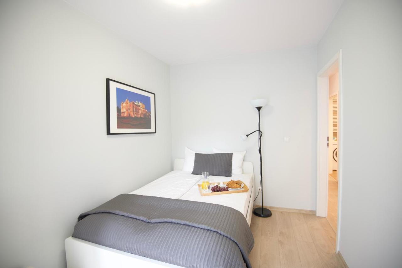 Krakow Apartments - Solna Studio & Apartments Bagian luar foto