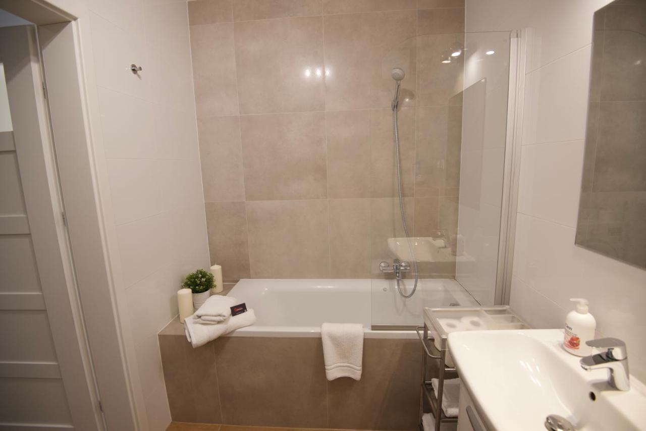 Krakow Apartments - Solna Studio & Apartments Bagian luar foto